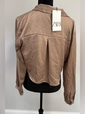 Zara Women’s Lightweight Cropped Top in Taupe